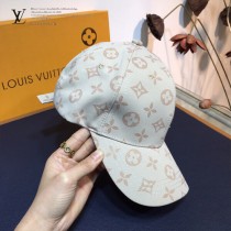 LV路易威登 春夏系列新品棒球帽 超贊的帽型，男女同款