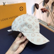 LV路易威登 春夏系列新品棒球帽 超贊的帽型，男女同款