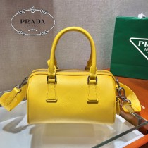 1BA846-4 波士頓三合壹 Prada hyper leaves三合壹枕頭包