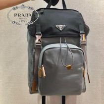2VZ135 PRADA普拉達新款原版皮雙肩背包