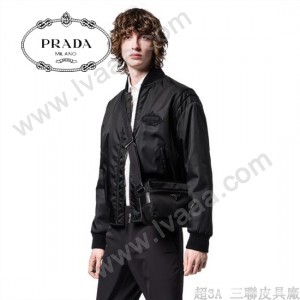 2VH048 PRADA普拉達 經典新款相機包