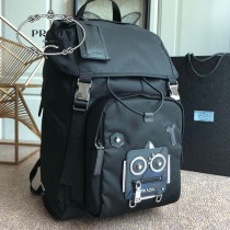 2VZ135-1 PRADA 普拉達新款原版皮 機器人雙肩背包