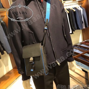 2VD019-2 PRADA普拉達新款原版皮男士郵差包斜挎包