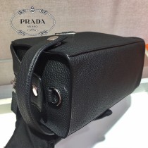 2VF027  PRADA普拉達新款原版皮手拿包