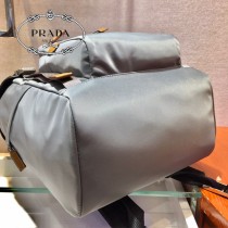 2VZ135 PRADA普拉達新款原版皮雙肩背包