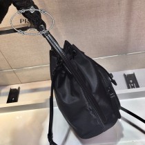 1BZ038 PRADA普拉達原單新款水桶 尼龍編織繩桶包