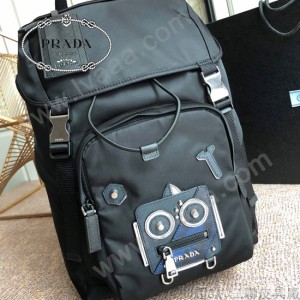 2VZ135-1 PRADA 普拉達新款原版皮 機器人雙肩背包