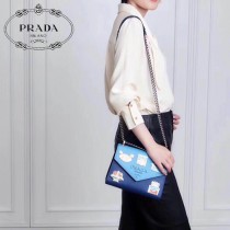 1BD127-2 PRADA普拉達原版皮公仔斜背包