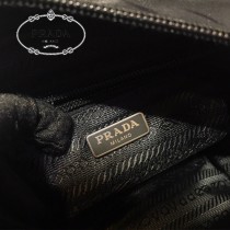 1BH017-3 PRADA普拉達原單新款相機包