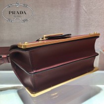 1BD045-1 PRADA普拉達新款原版皮郵差包