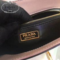 1BD217-2 PRADA普拉達原單新款邮差包