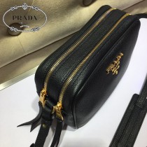 1BH082-2 PRADA 普拉達新款原版鹿皮紋相机包