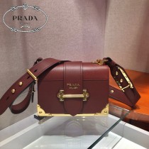 1BD045-1 PRADA普拉達新款原版皮郵差包