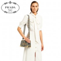 1BD045-01 PRADA普拉達新款原版皮郵差包
