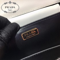 1BD045-08 PRADA普拉達新款原版皮郵差包