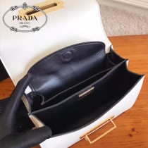 1BD045-03 PRADA普拉達新款原版皮郵差包