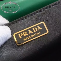 1BD045-05 PRADA普拉達新款原版皮郵差包