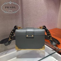 1BD045-09 PRADA普拉達新款原版皮郵差包