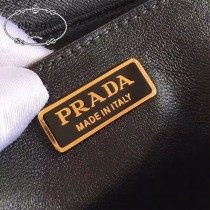 1BD045-03 PRADA普拉達新款原版皮郵差包