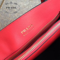 PR153-2 PRADA普拉達原單新款手提斜背包