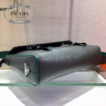 2VD018-2 PRADA普拉達新款原版皮男士郵差包斜挎包