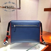 2VD018 PRADA普拉達新款原版皮男士郵差包斜挎包