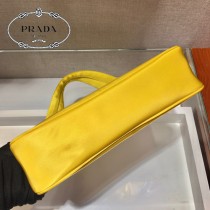1NE515-7  PRADA普拉達新款原版皮Hobo包月亮形中古包
