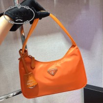 1NE515-4  PRADA普拉達新款原版皮Hobo包月亮形中古包