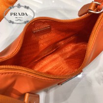 1NE515-4  PRADA普拉達新款原版皮Hobo包月亮形中古包