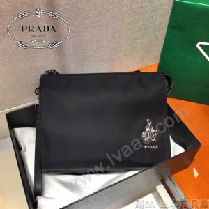 2NE789-1  PRADA 普拉達新款原版皮三角唛手包