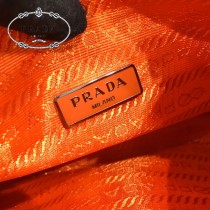 1NE515-4  PRADA普拉達新款原版皮Hobo包月亮形中古包