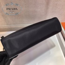 2NE789-1  PRADA 普拉達新款原版皮三角唛手包