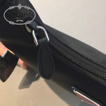 1NE515  PRADA普拉達新款原版皮Hobo包月亮形中古包