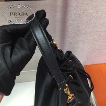 1BH097大號 PRADA普拉達 經典款水桶包