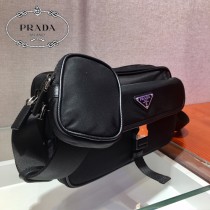 2VH074-2 PRADA普拉達原單新款郵差包