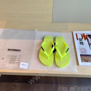 vetements-03  2020SS夏日懶人 人字拖鞋
