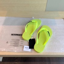 vetements-03  2020SS夏日懶人 人字拖鞋