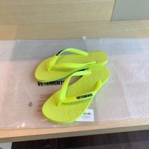 vetements-03  2020SS夏日懶人 人字拖鞋