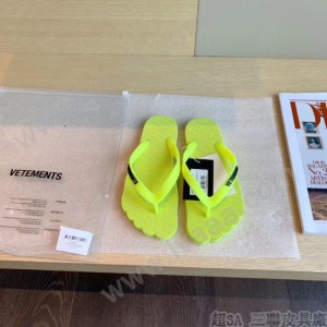 vetements-01  2020SS夏日懶人 人字拖鞋