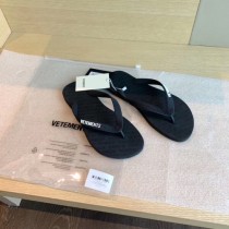 vetements-04  2020SS夏日懶人 人字拖鞋
