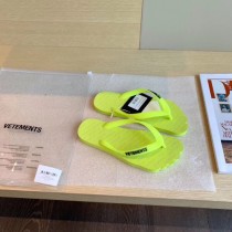 vetements-01  2020SS夏日懶人 人字拖鞋