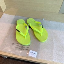 vetements-03  2020SS夏日懶人 人字拖鞋