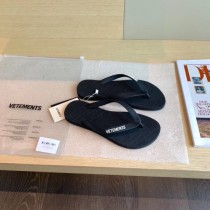 vetements-04  2020SS夏日懶人 人字拖鞋