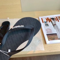 vetements-04  2020SS夏日懶人 人字拖鞋