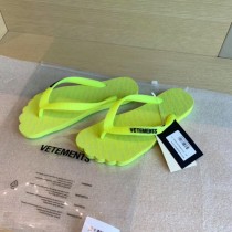 vetements-01  2020SS夏日懶人 人字拖鞋