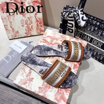 Dior-07  代購頂級春夏膠囊系列立體刺繡度假平底字母拖