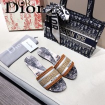 Dior-07  代購頂級春夏膠囊系列立體刺繡度假平底字母拖