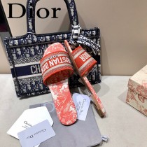 Dior-12  代購頂級春夏膠囊系列立體刺繡度假平底字母拖