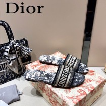 Dior-11  代購頂級春夏膠囊系列立體刺繡度假平底字母拖