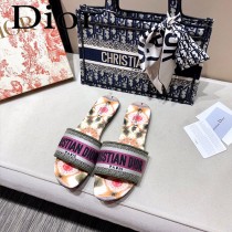 Dior-08  代購頂級春夏膠囊系列立體刺繡度假平底字母拖